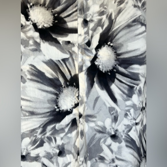 Joe Fresh Women’s Dress 8 Black White Floral Sleeveless - Picture 2 of 10